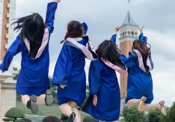 金惠配资 研究生学费 “跳涨”！不少人打退堂鼓：这书还值得读吗？